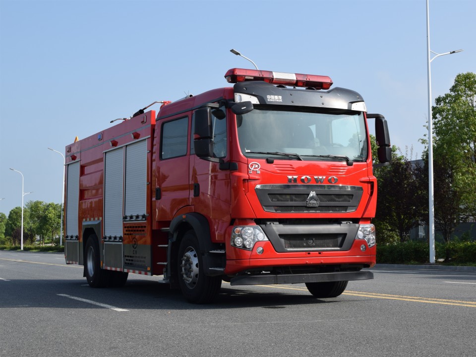豪沃單橋干粉水聯用消防車(7噸)圖片